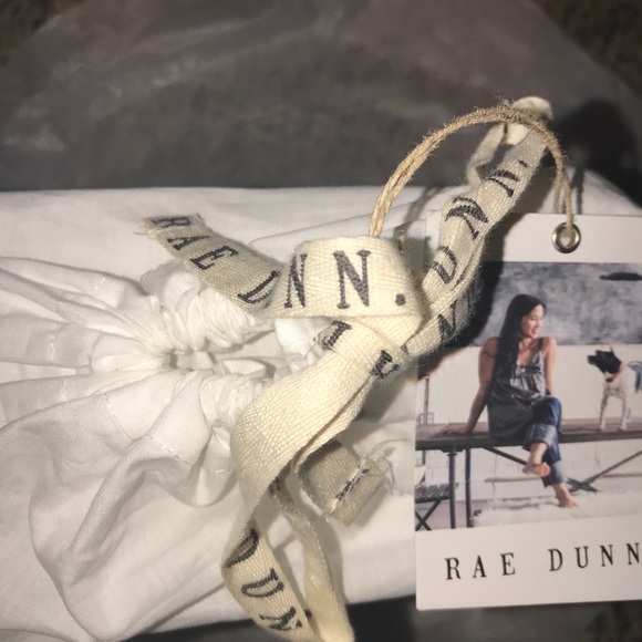 SOLD‼️ Rae Dunn Queen Size Sheets - Picture 3 of 5